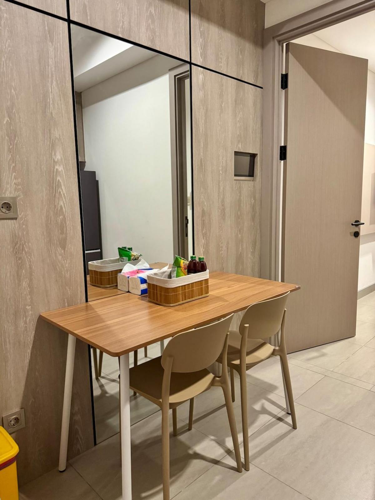 Apartment 1br Near Mrt Station Jakarta